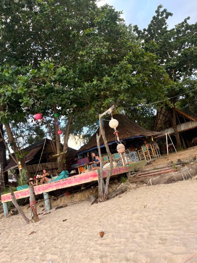 Sanctuary Lanta Hotel Koh Lanta Exterior photo